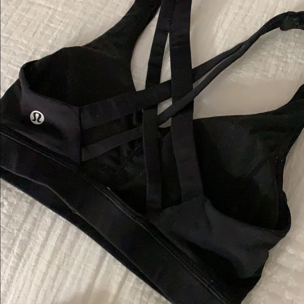 Black lululemon sports bra size 2